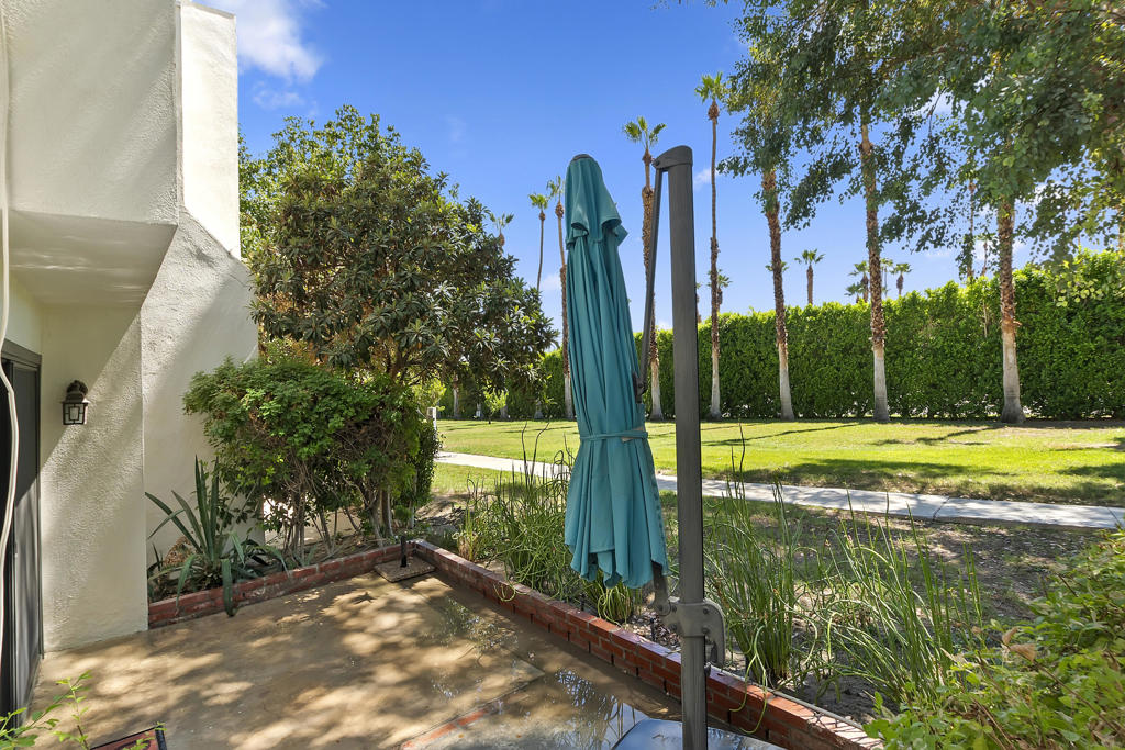 48792 Desert Flower Drive