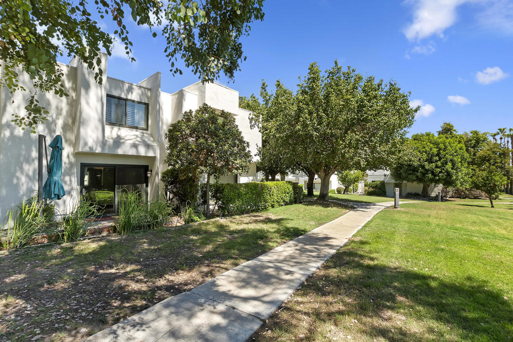 48792 Desert Flower Drive