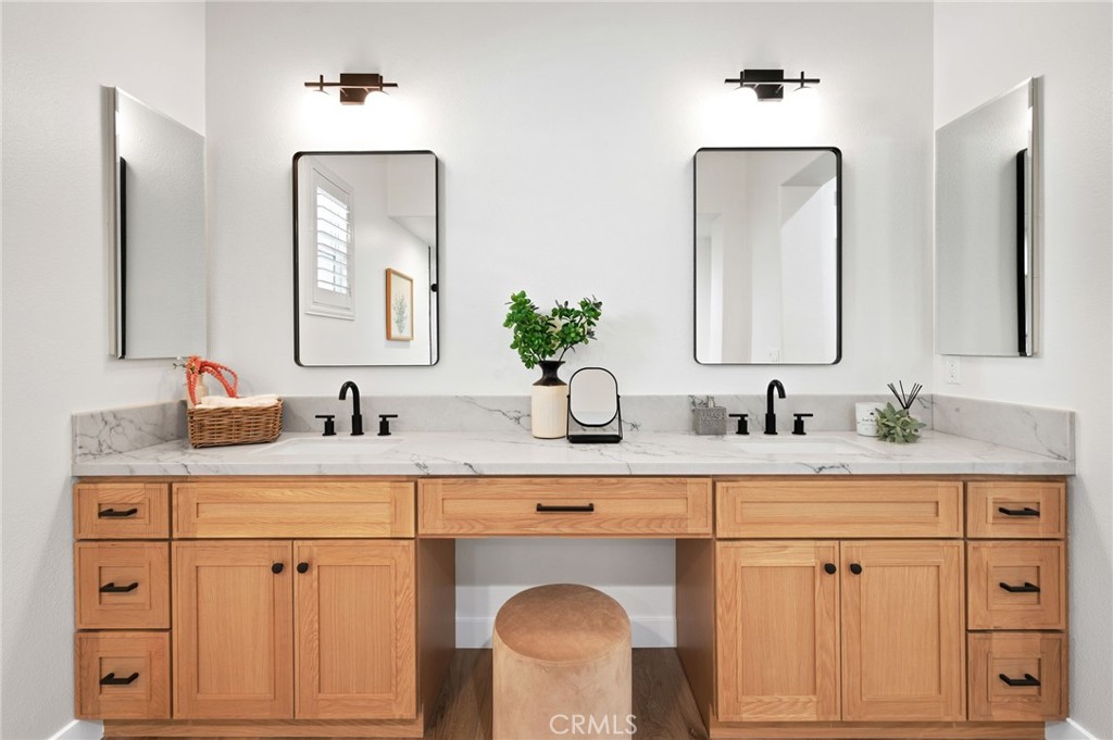 52225 Shining Star Lane