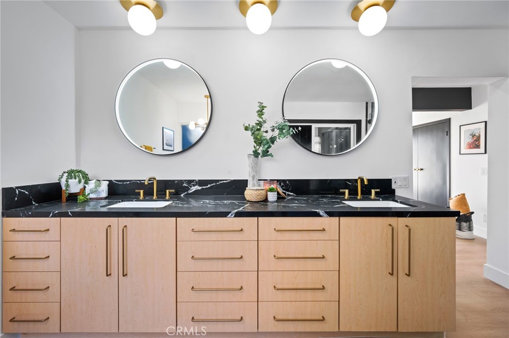 2033 E Ramon Road 22