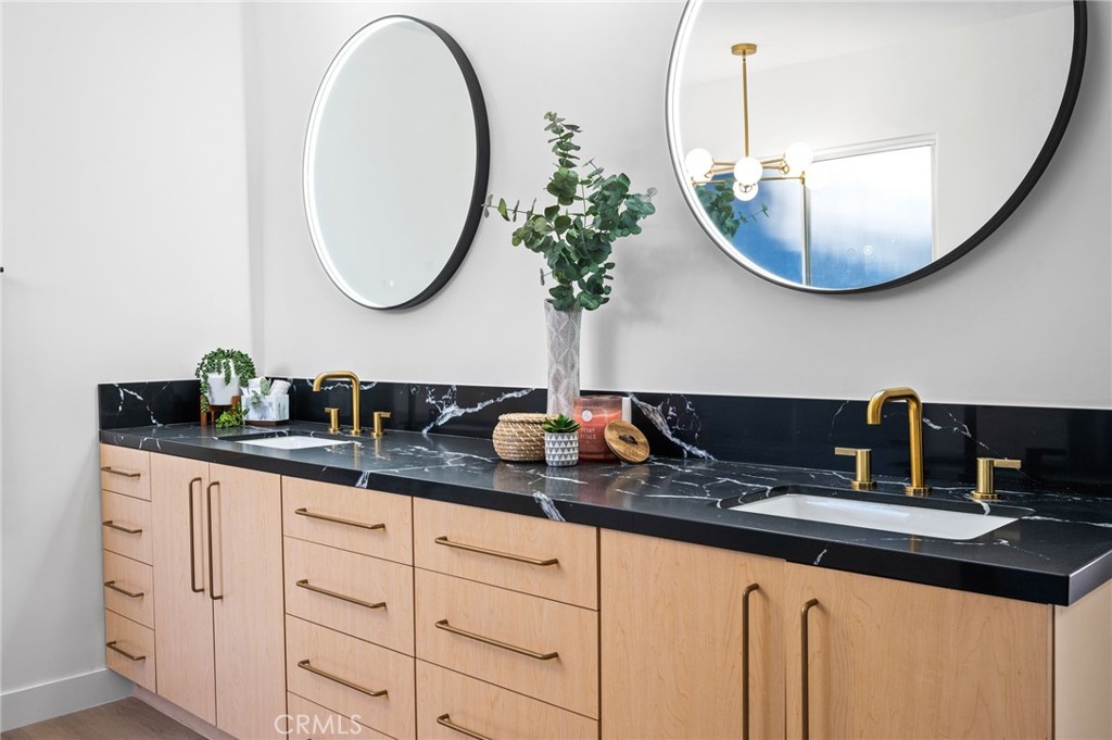 2033 E Ramon Road 22