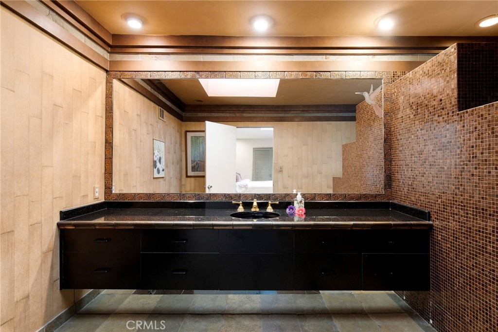 9885 Deerhaven Drive