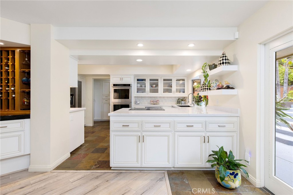 9885 Deerhaven Drive