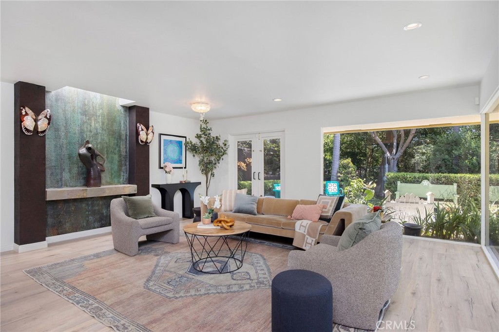 9885 Deerhaven Drive