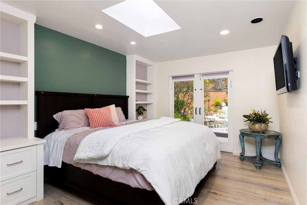 9885 Deerhaven Drive