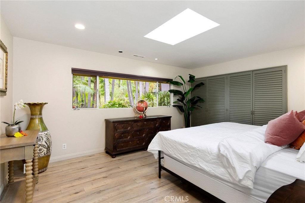 9885 Deerhaven Drive