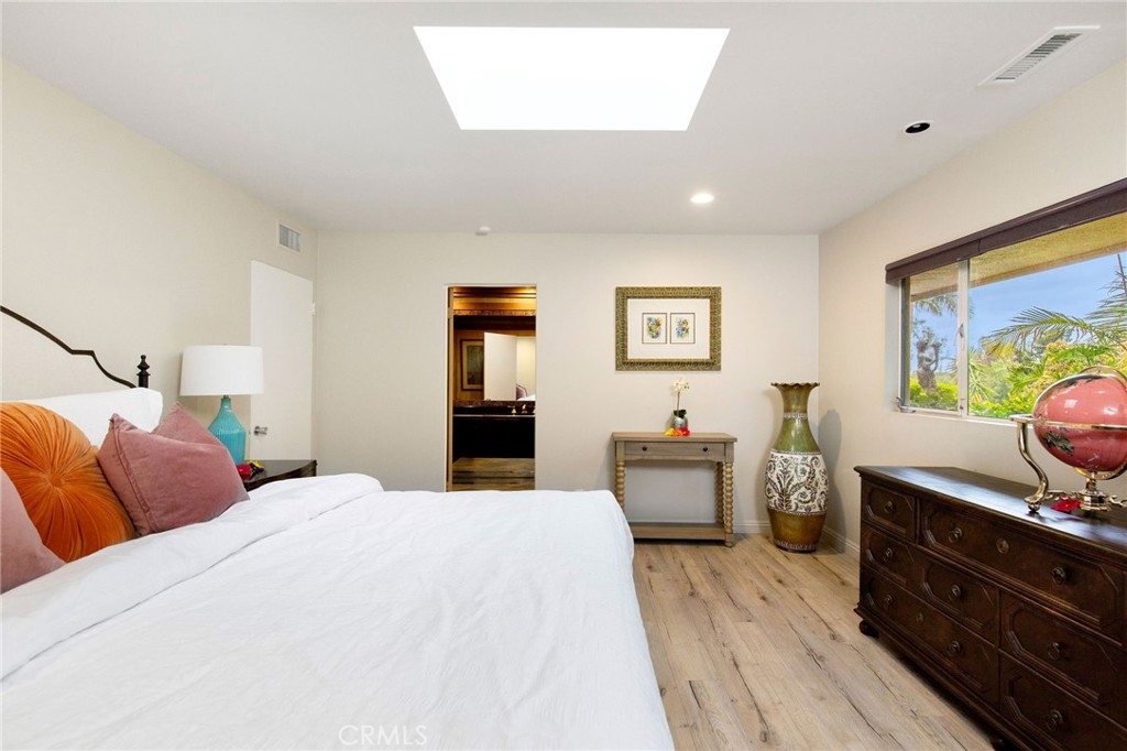 9885 Deerhaven Drive