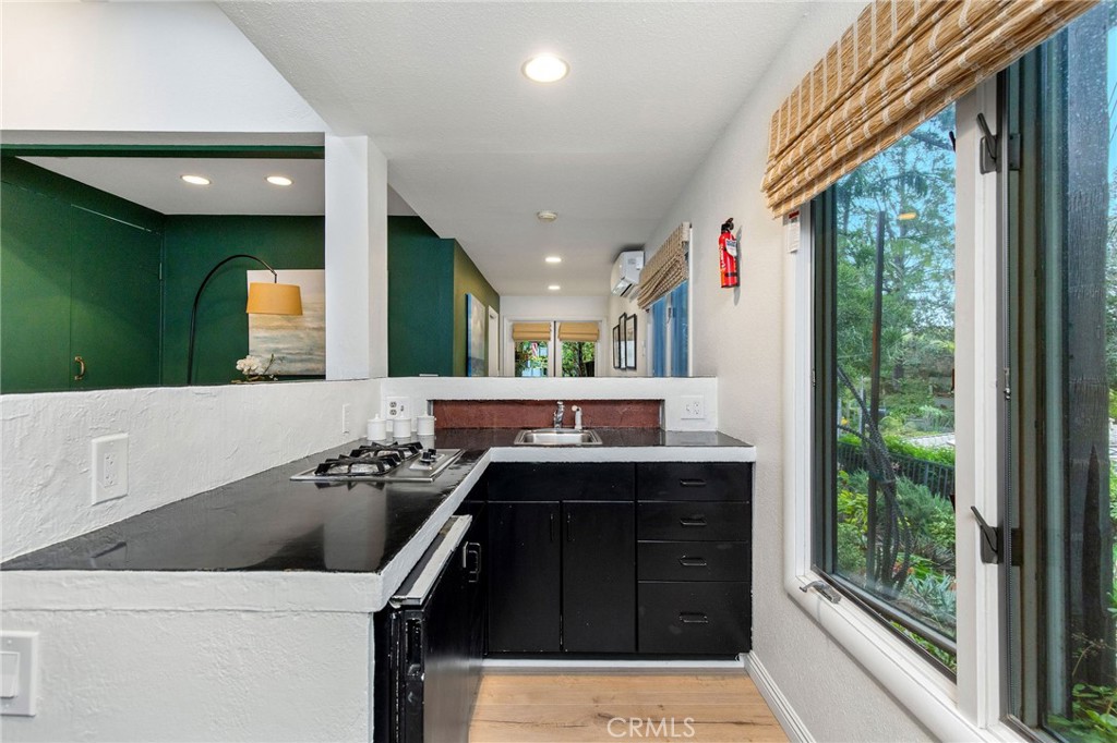 9885 Deerhaven Drive