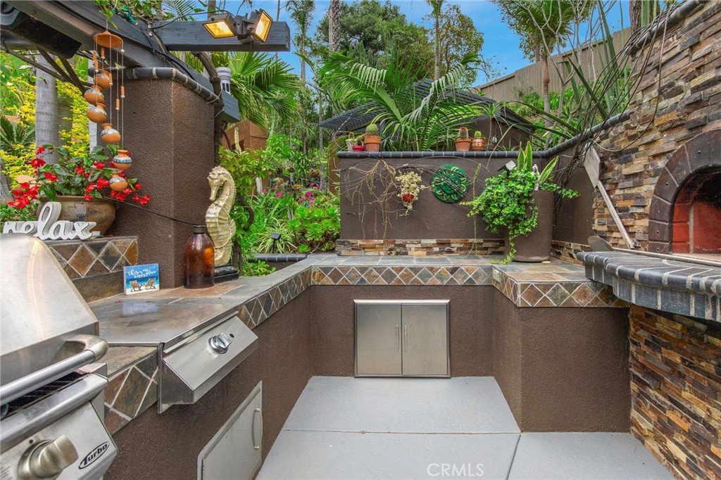 9885 Deerhaven Drive