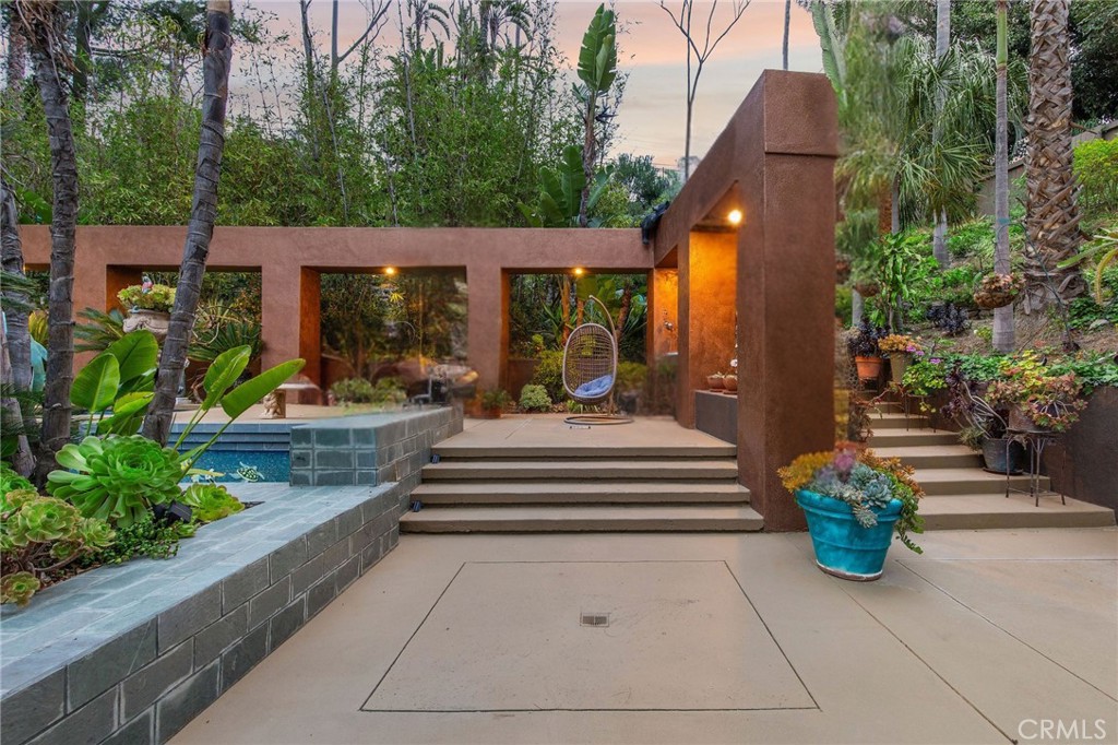 9885 Deerhaven Drive