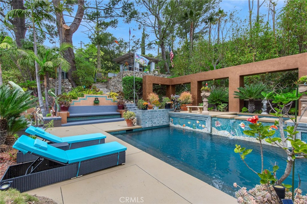 9885 Deerhaven Drive