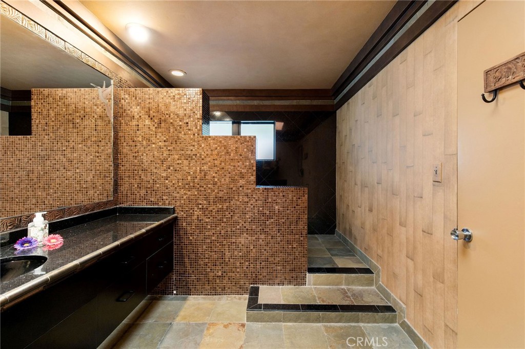 9885 Deerhaven Drive