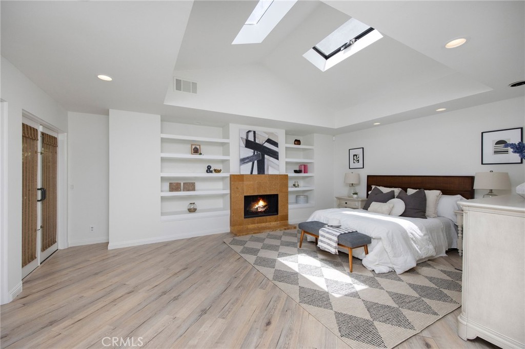 9885 Deerhaven Drive