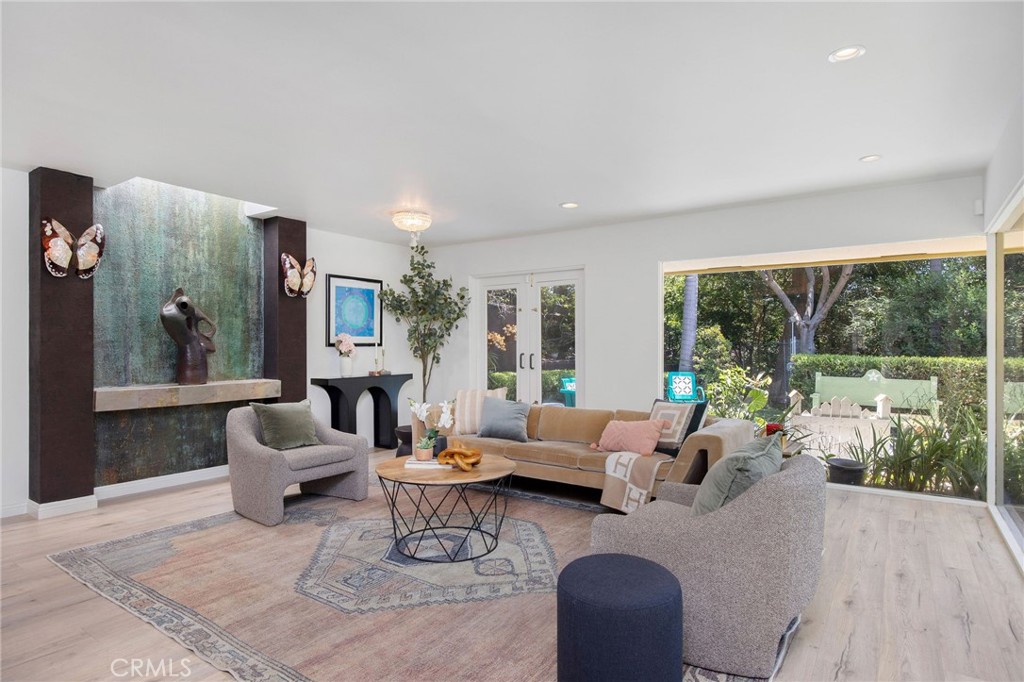 9885 Deerhaven Drive