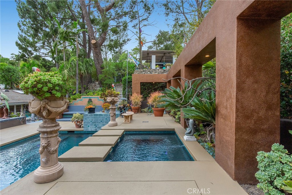 9885 Deerhaven Drive