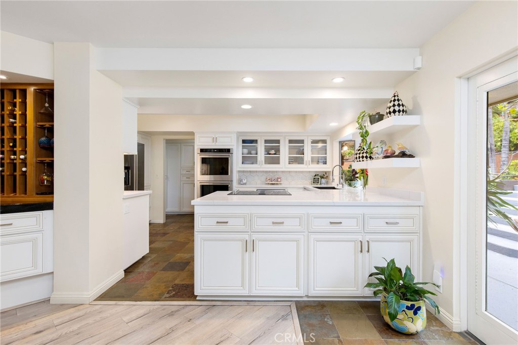 9885 Deerhaven Drive