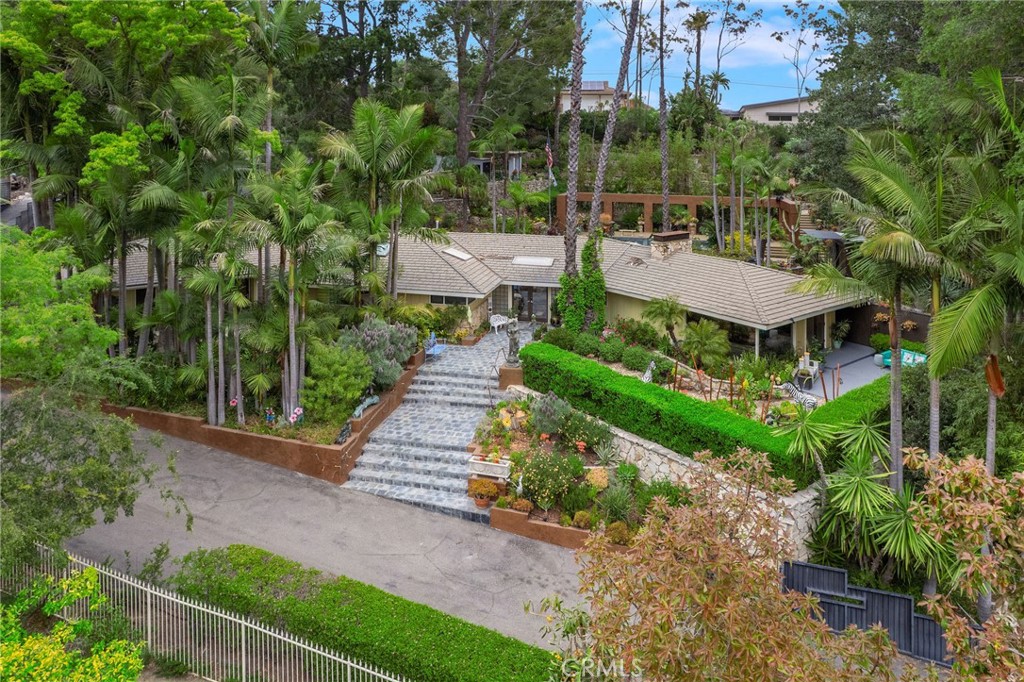 9885 Deerhaven Drive