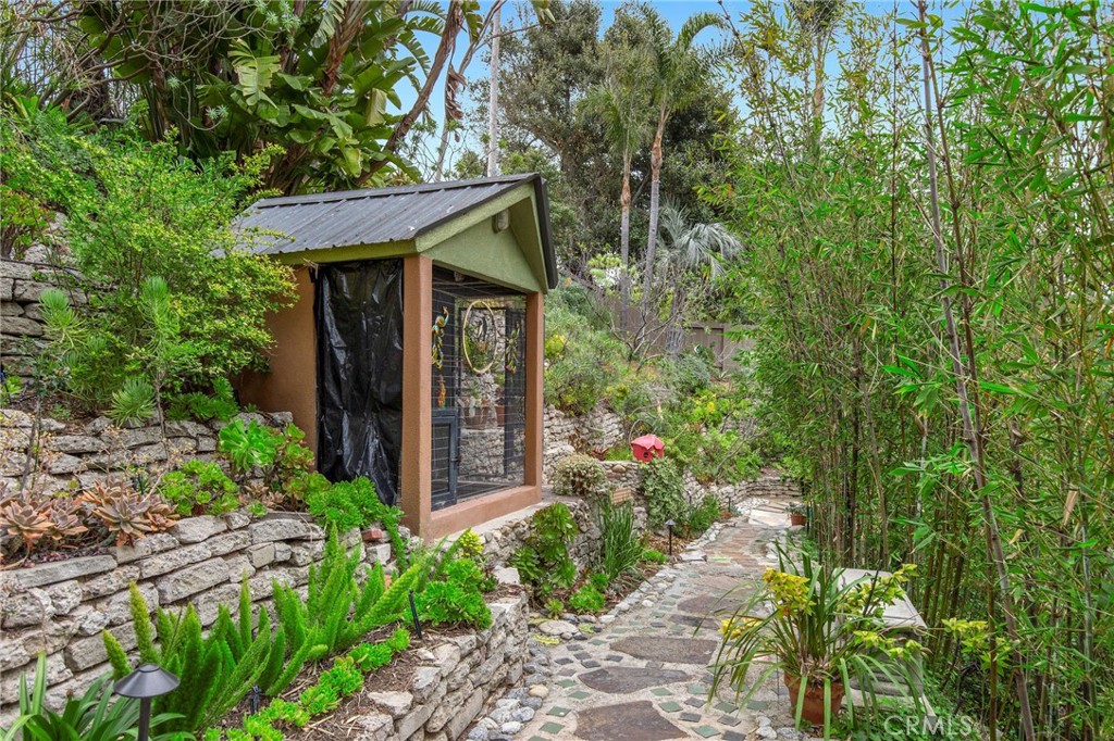 9885 Deerhaven Drive