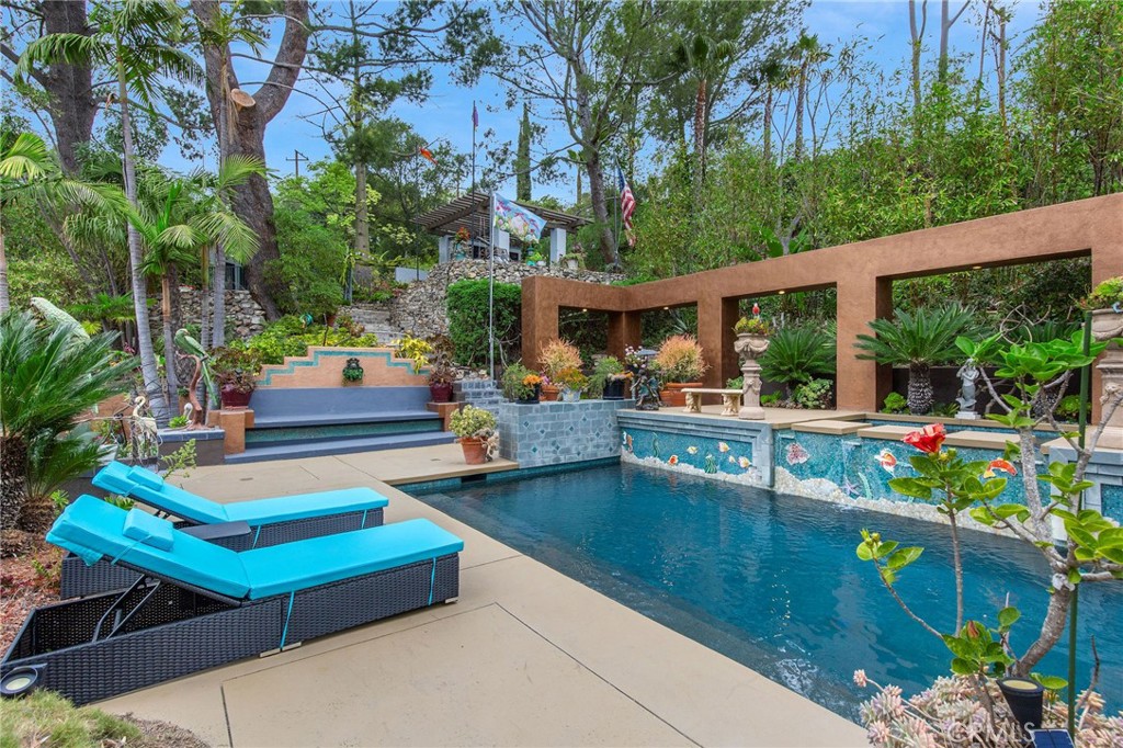 9885 Deerhaven Drive