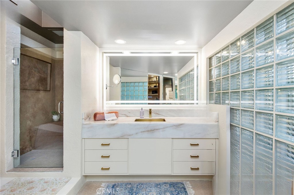 9885 Deerhaven Drive