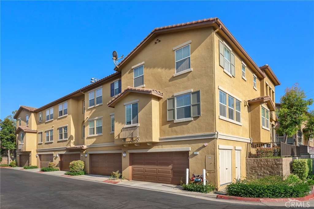 8512 E Kendra