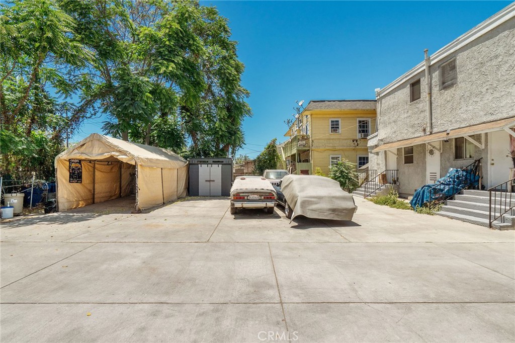 1256 W 22nd