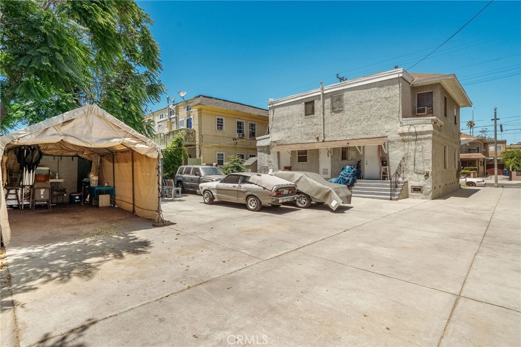 1256 W 22nd
