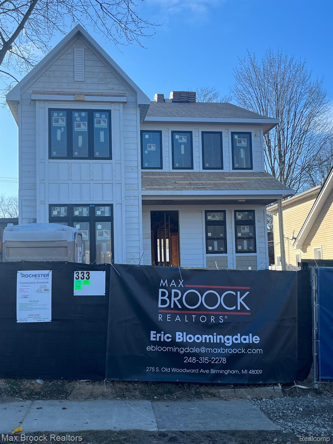 333 N CASTELL Avenue