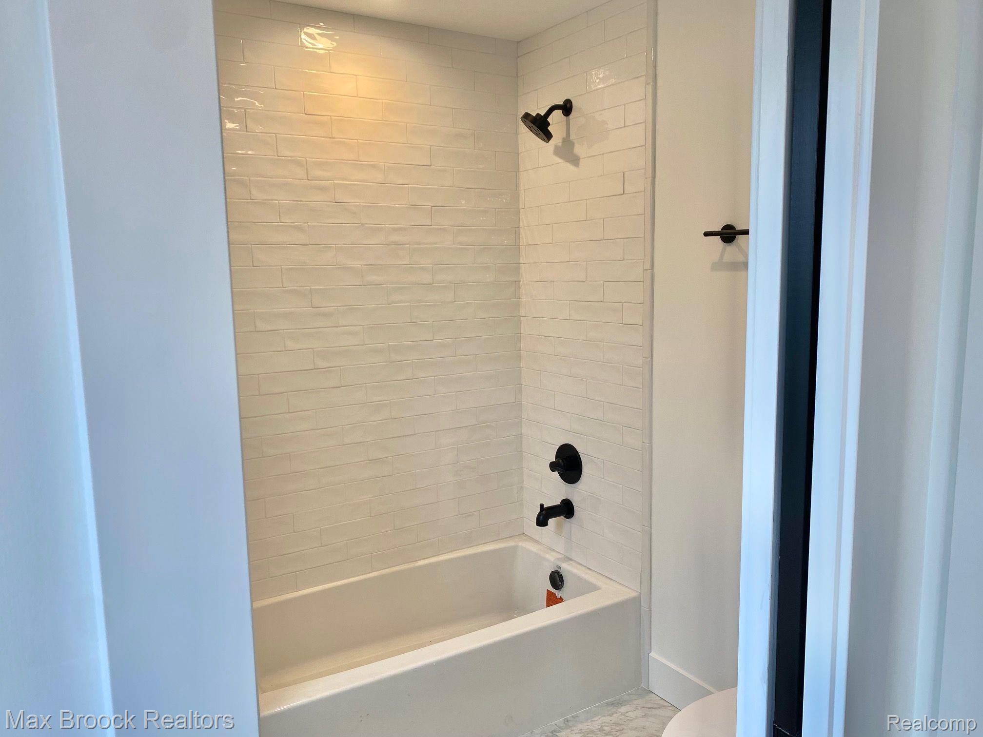 2078 MANCHESTER Road