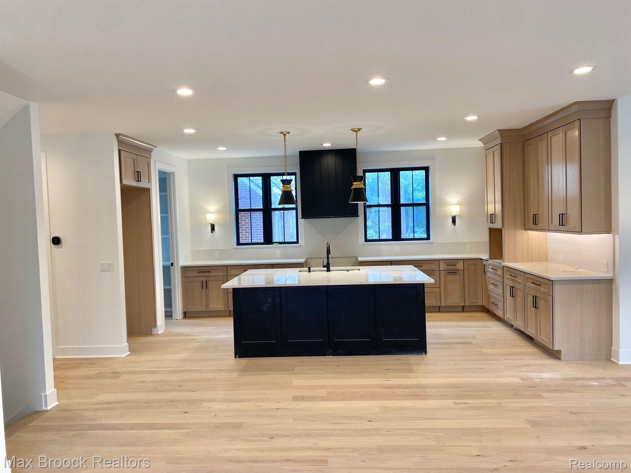 2078 MANCHESTER Road