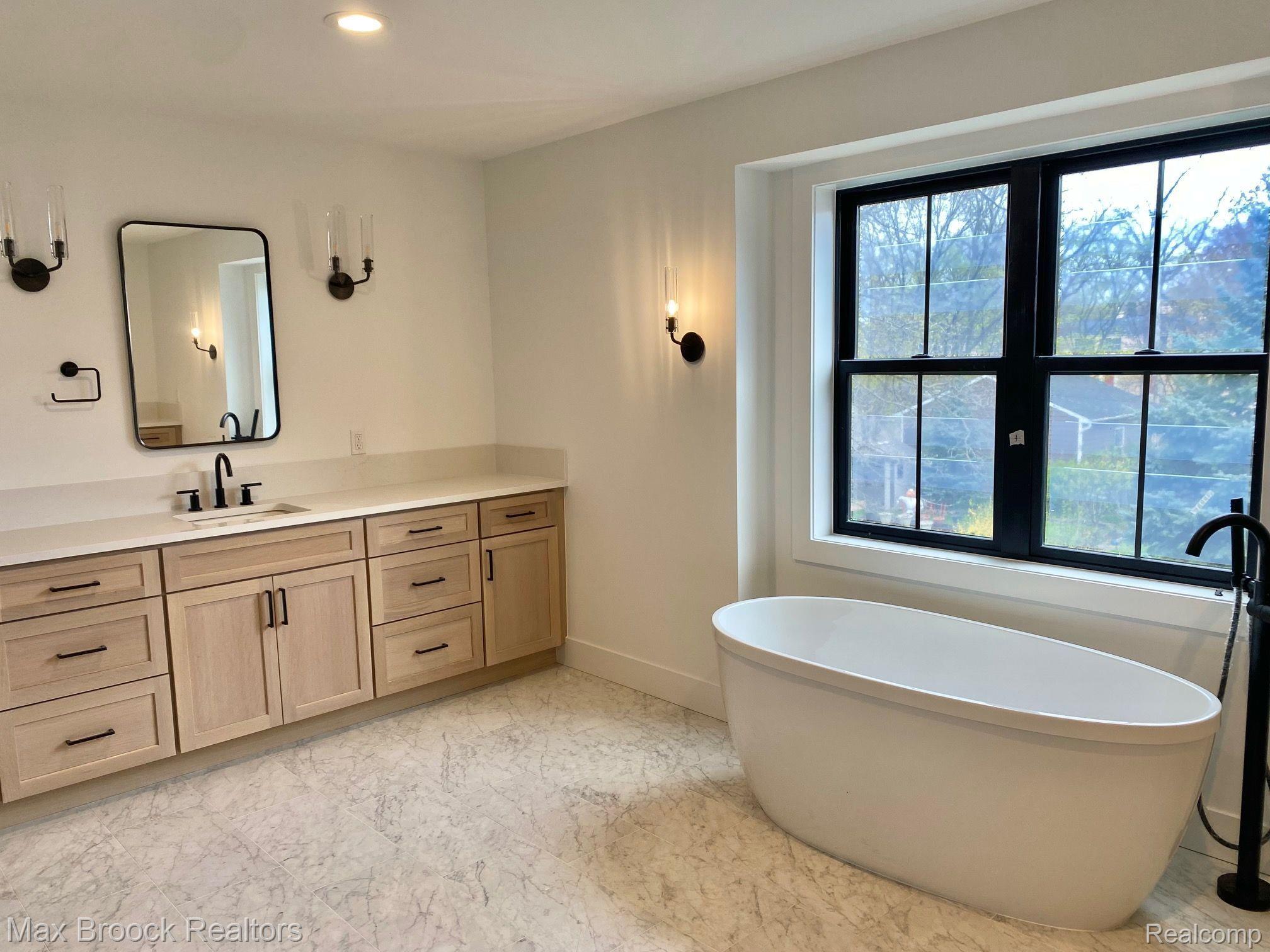 2078 MANCHESTER Road