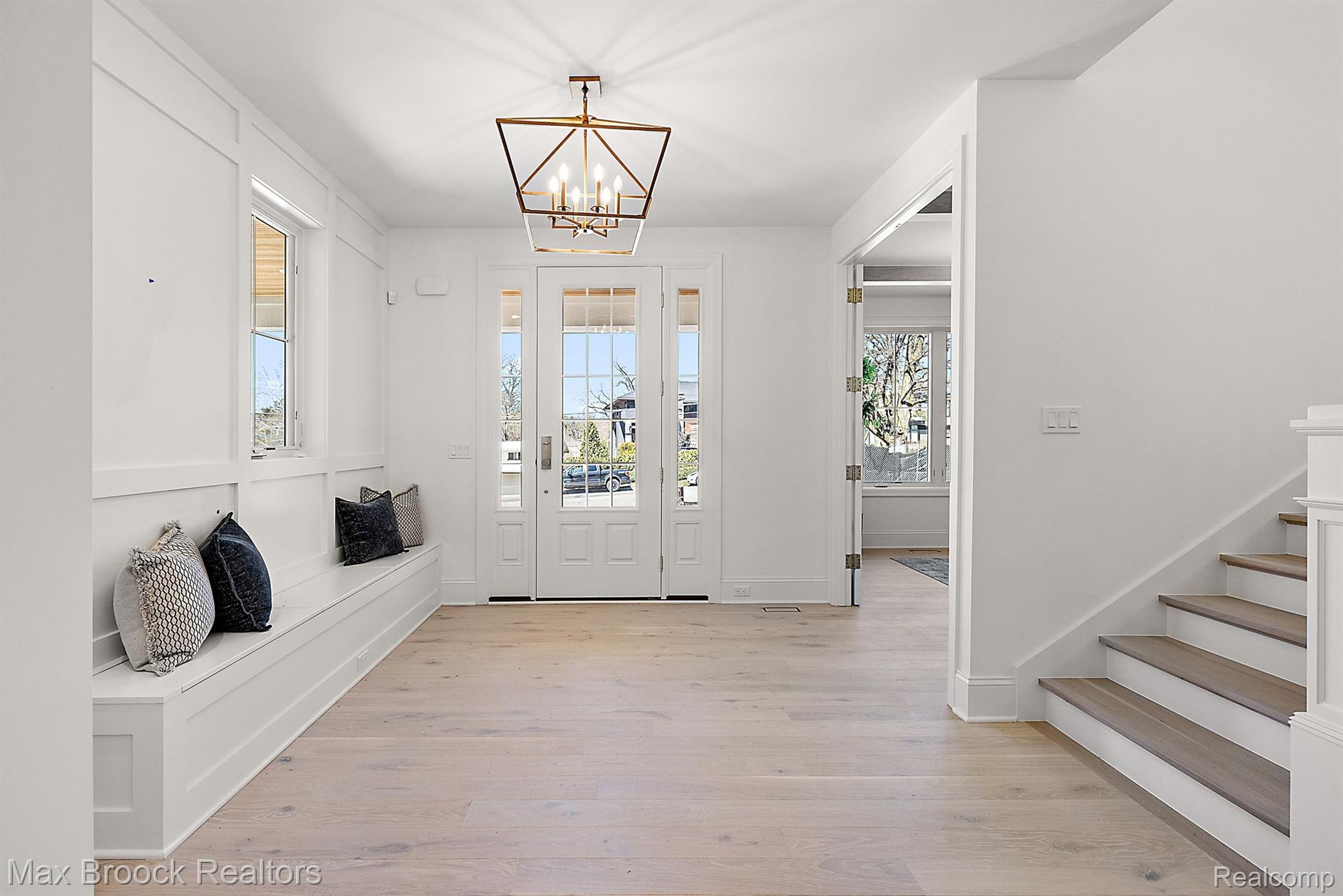 1371 NORTHLAWN Boulevard