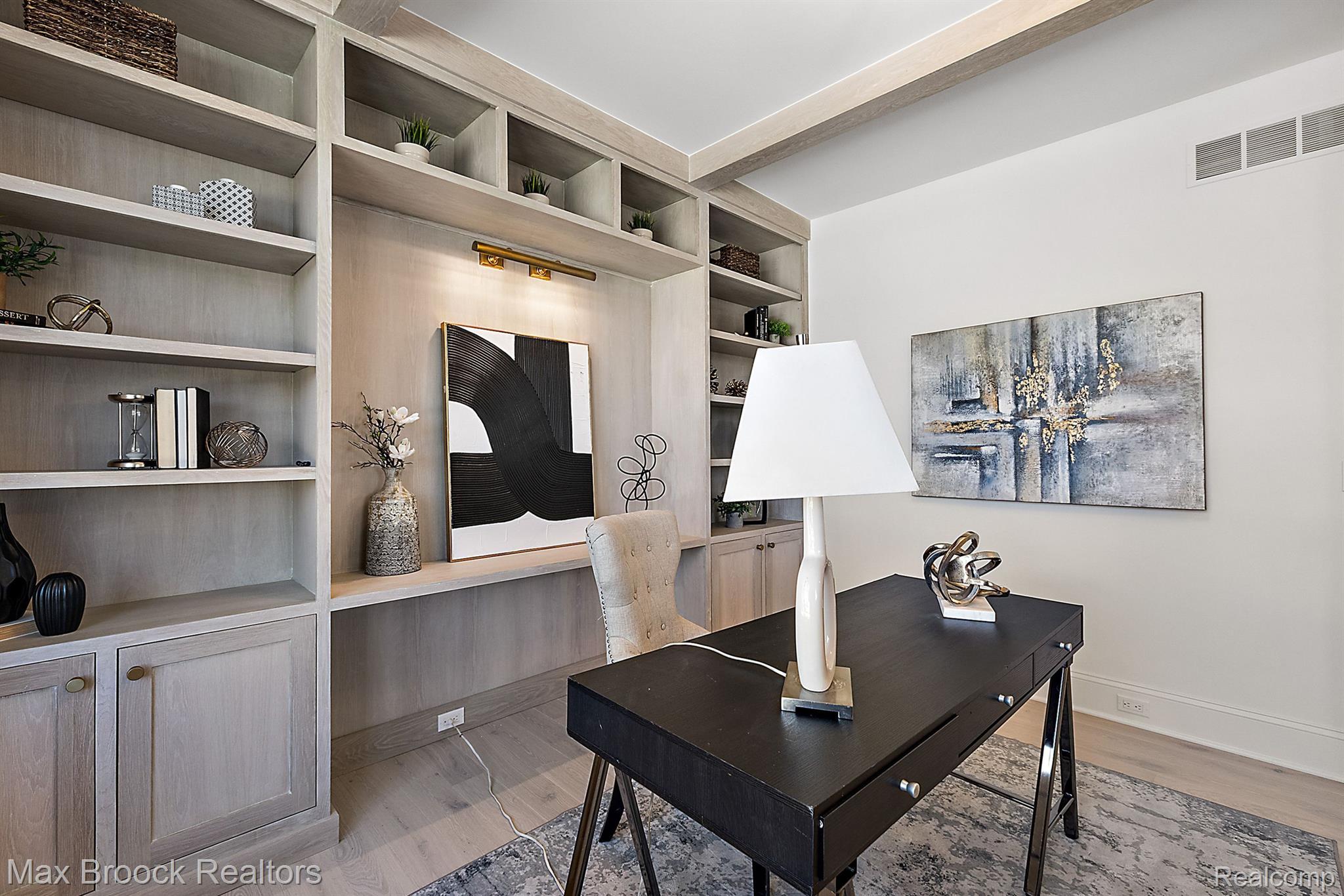 1371 NORTHLAWN Boulevard