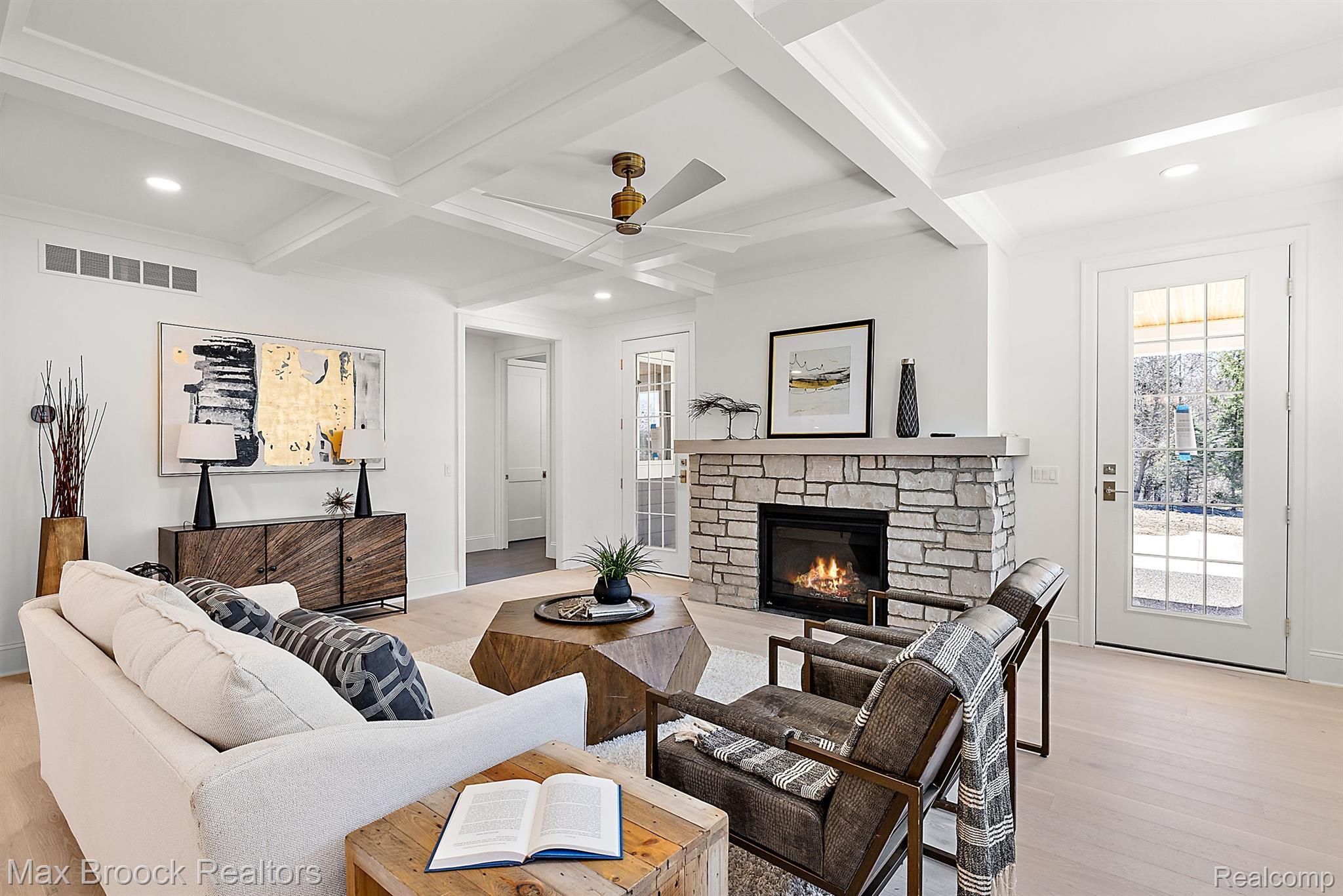 1371 NORTHLAWN Boulevard