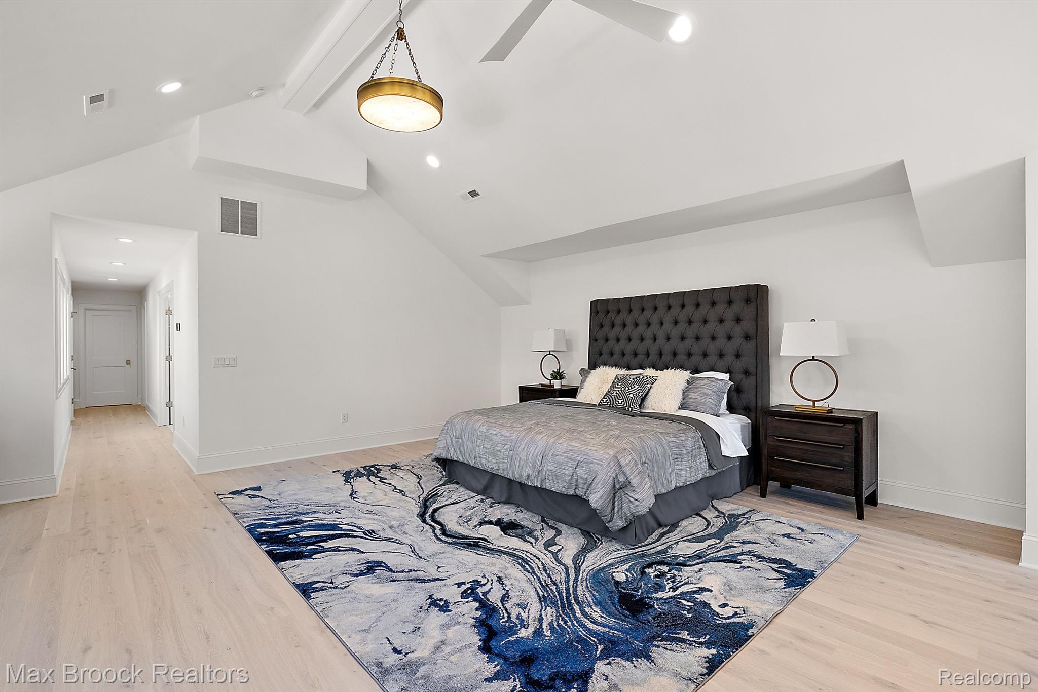 1371 NORTHLAWN Boulevard