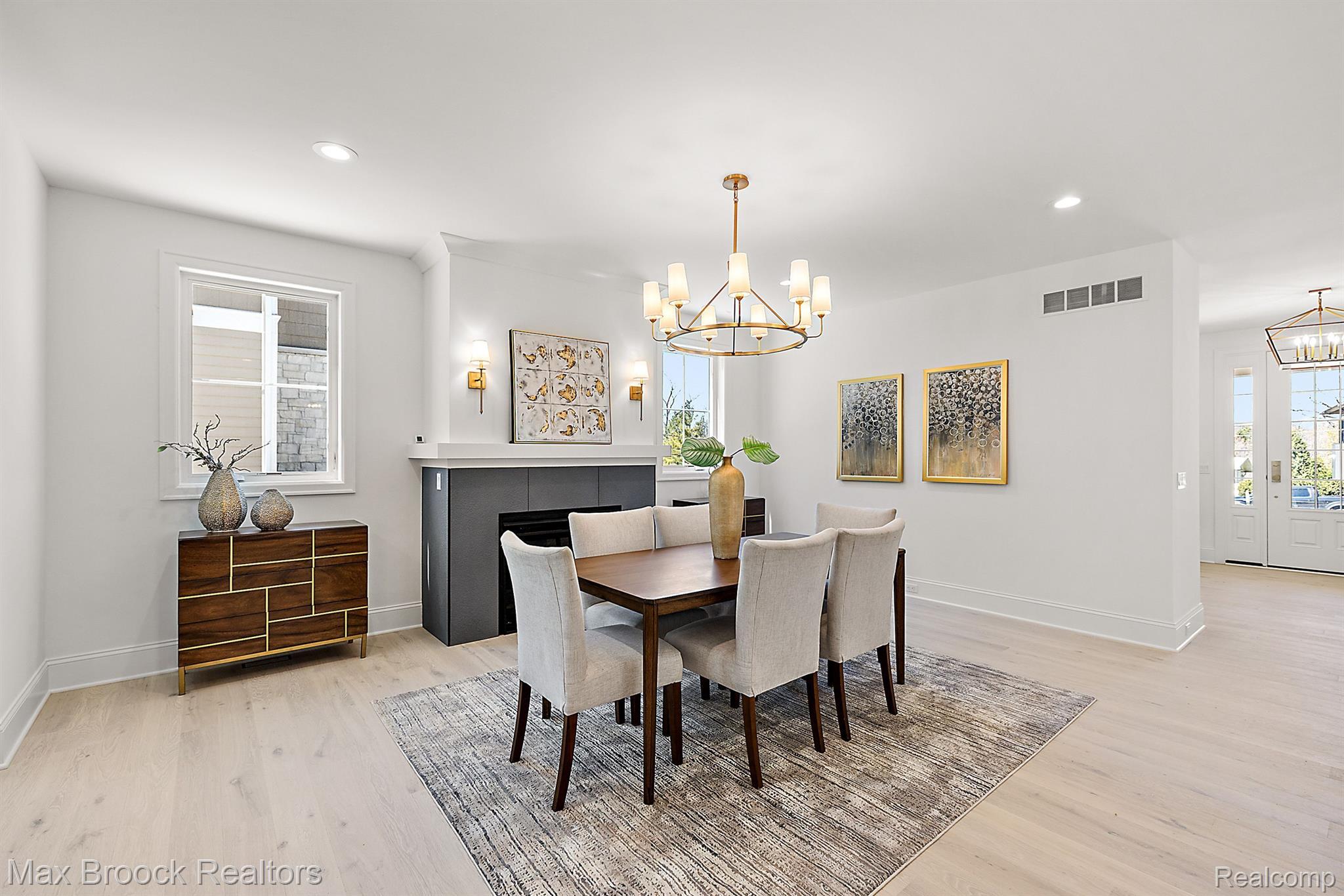 1371 NORTHLAWN Boulevard