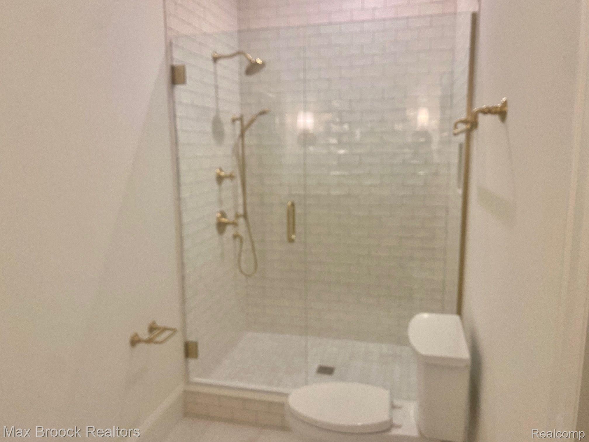 1371 NORTHLAWN Boulevard