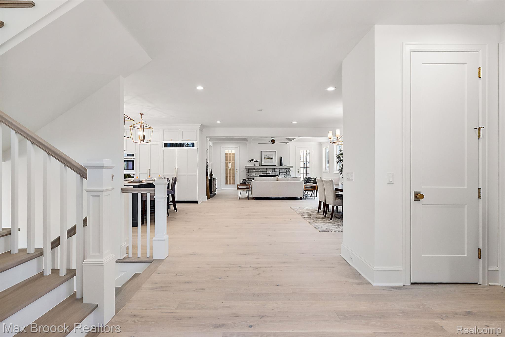 1371 NORTHLAWN Boulevard