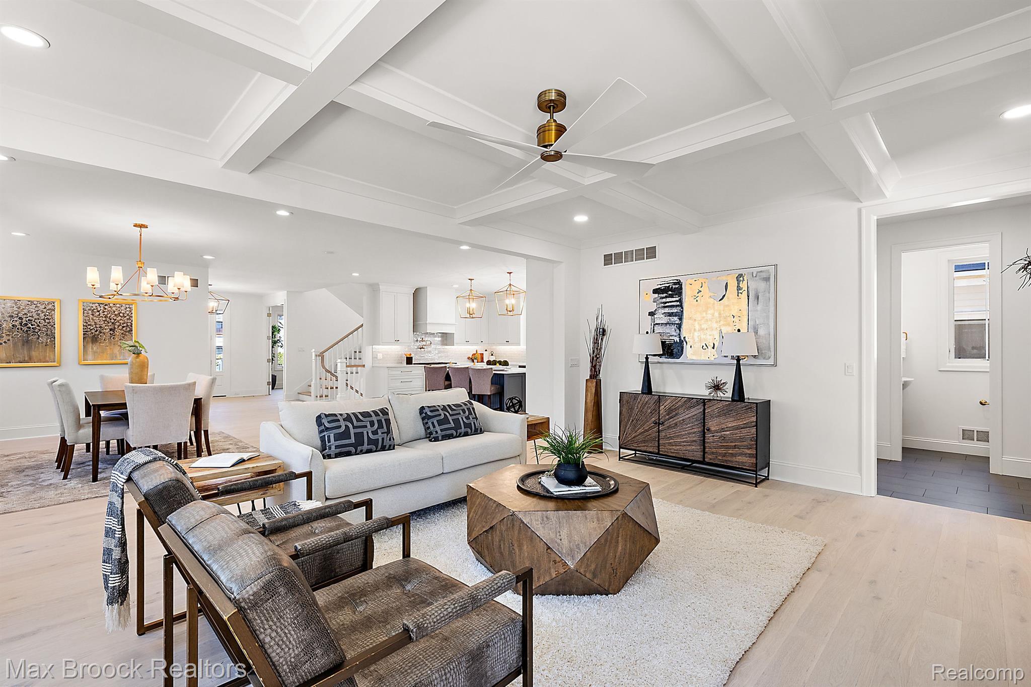 1371 NORTHLAWN Boulevard