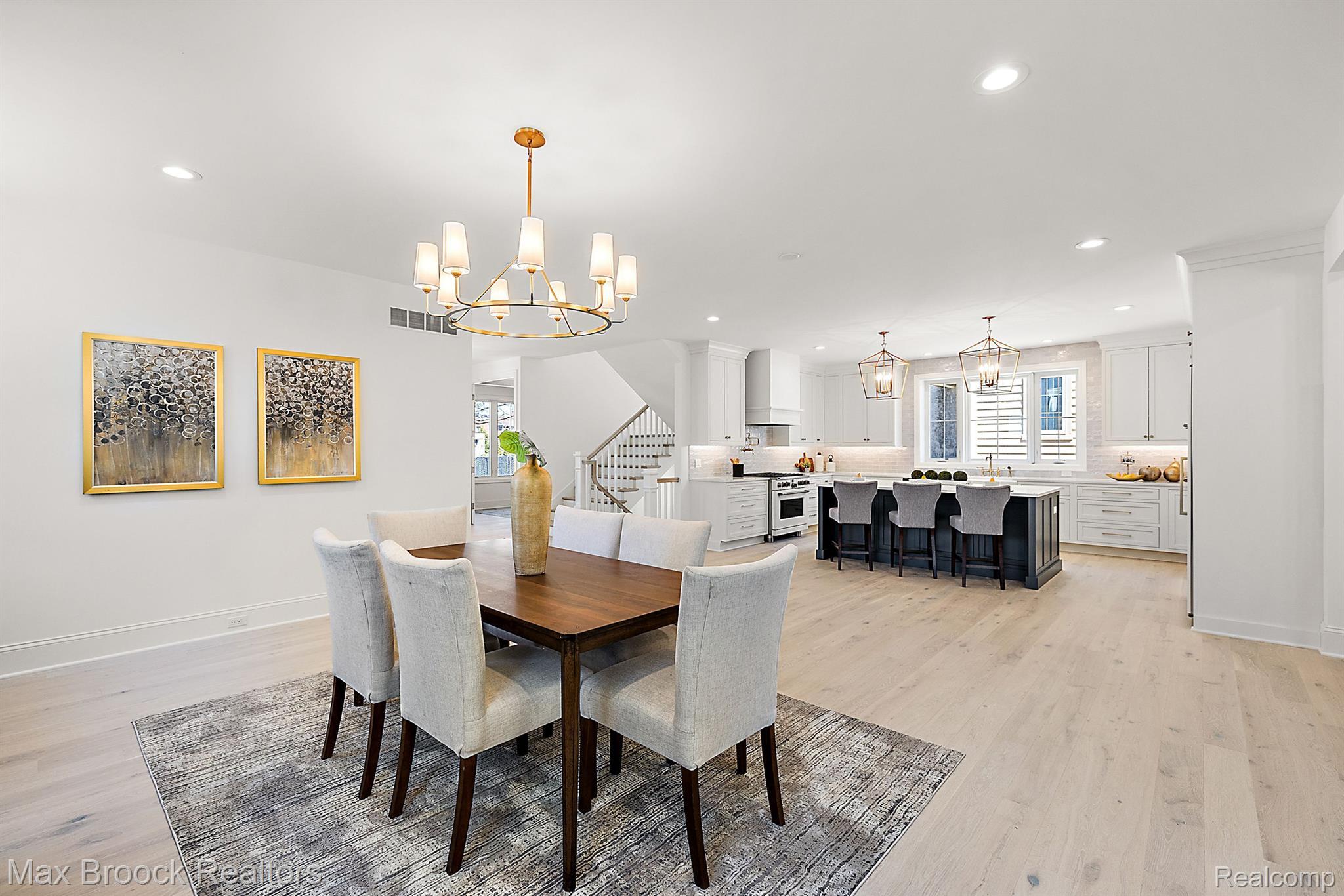 1371 NORTHLAWN Boulevard