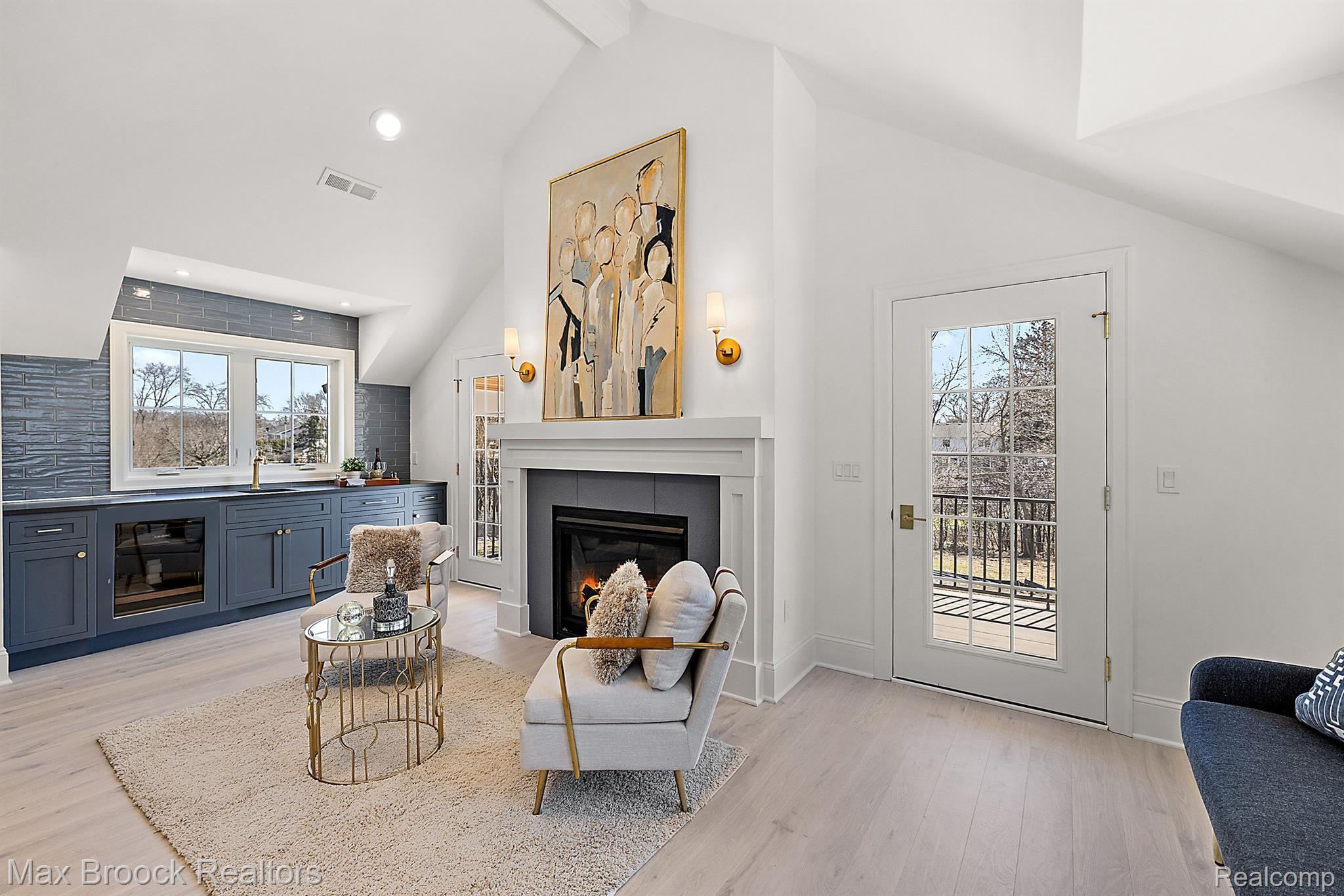 1371 NORTHLAWN Boulevard