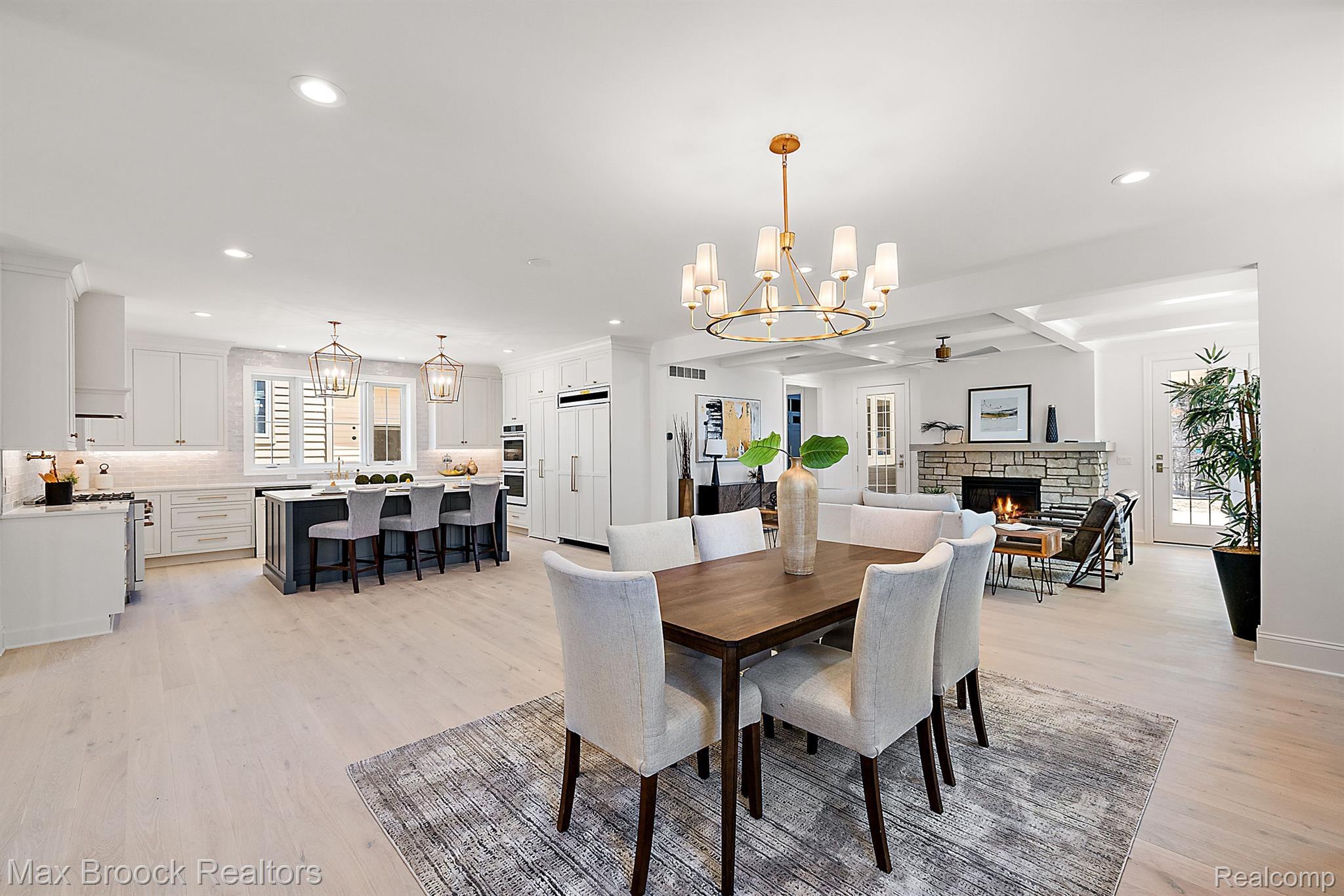 1371 NORTHLAWN Boulevard