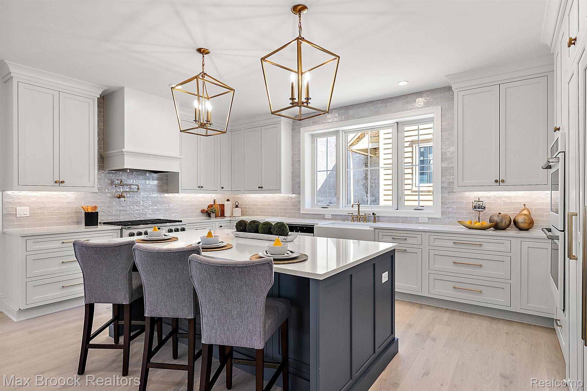 1371 NORTHLAWN Boulevard