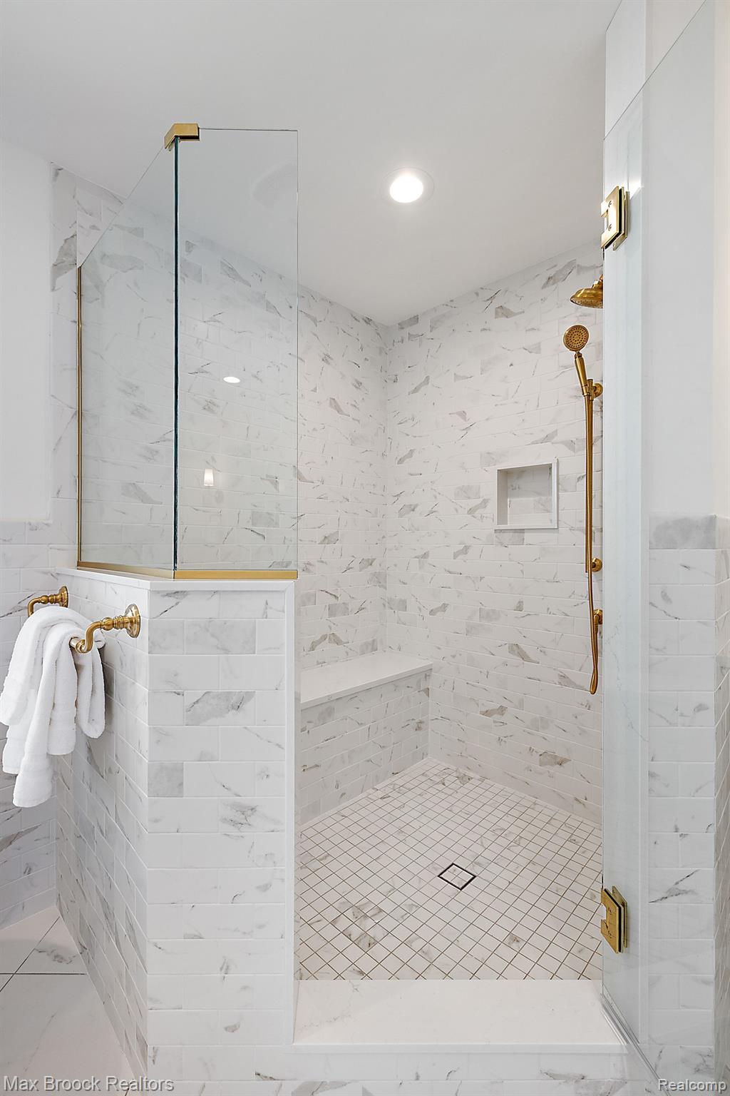 1371 NORTHLAWN Boulevard