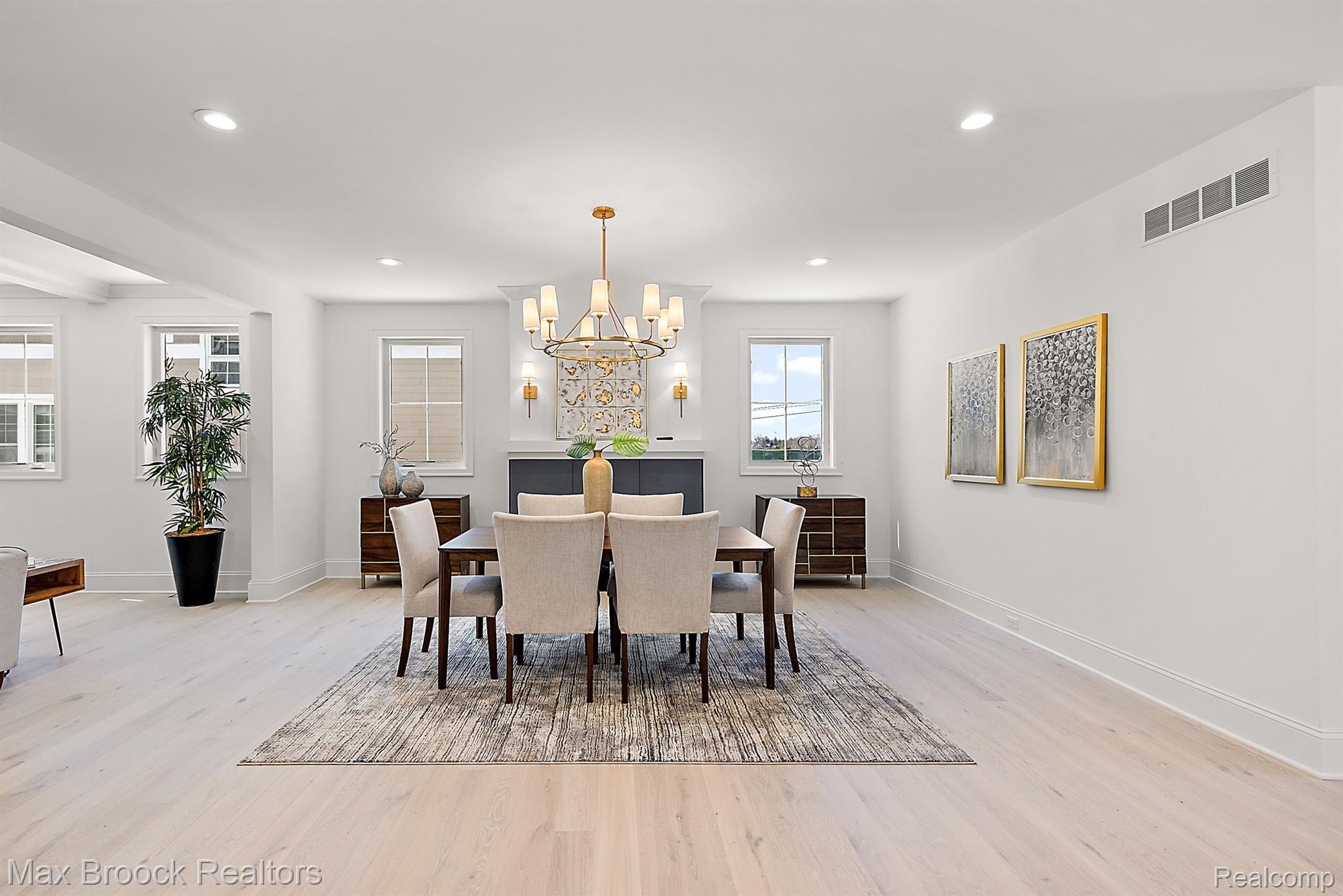 1371 NORTHLAWN Boulevard