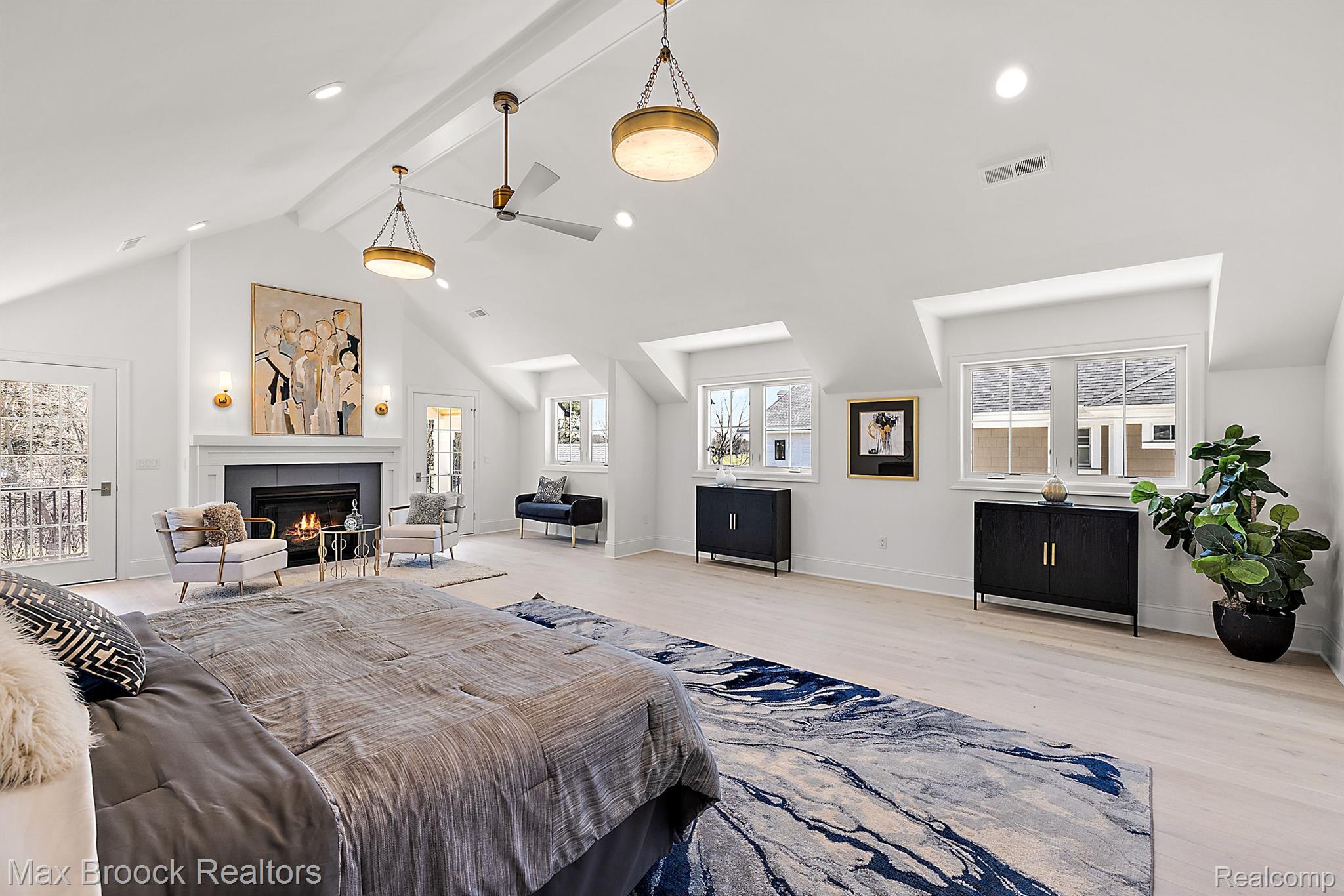 1371 NORTHLAWN Boulevard