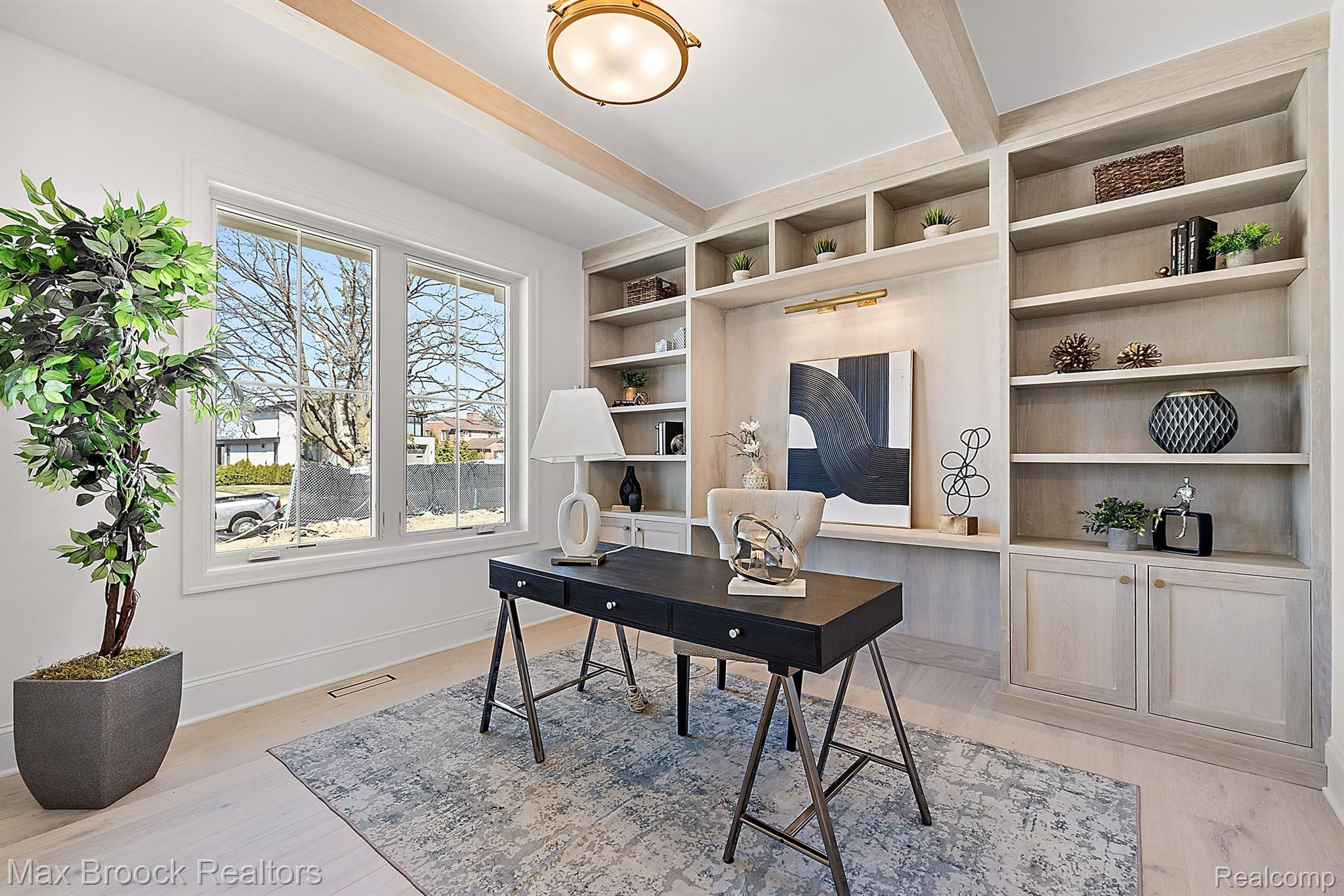 1371 NORTHLAWN Boulevard