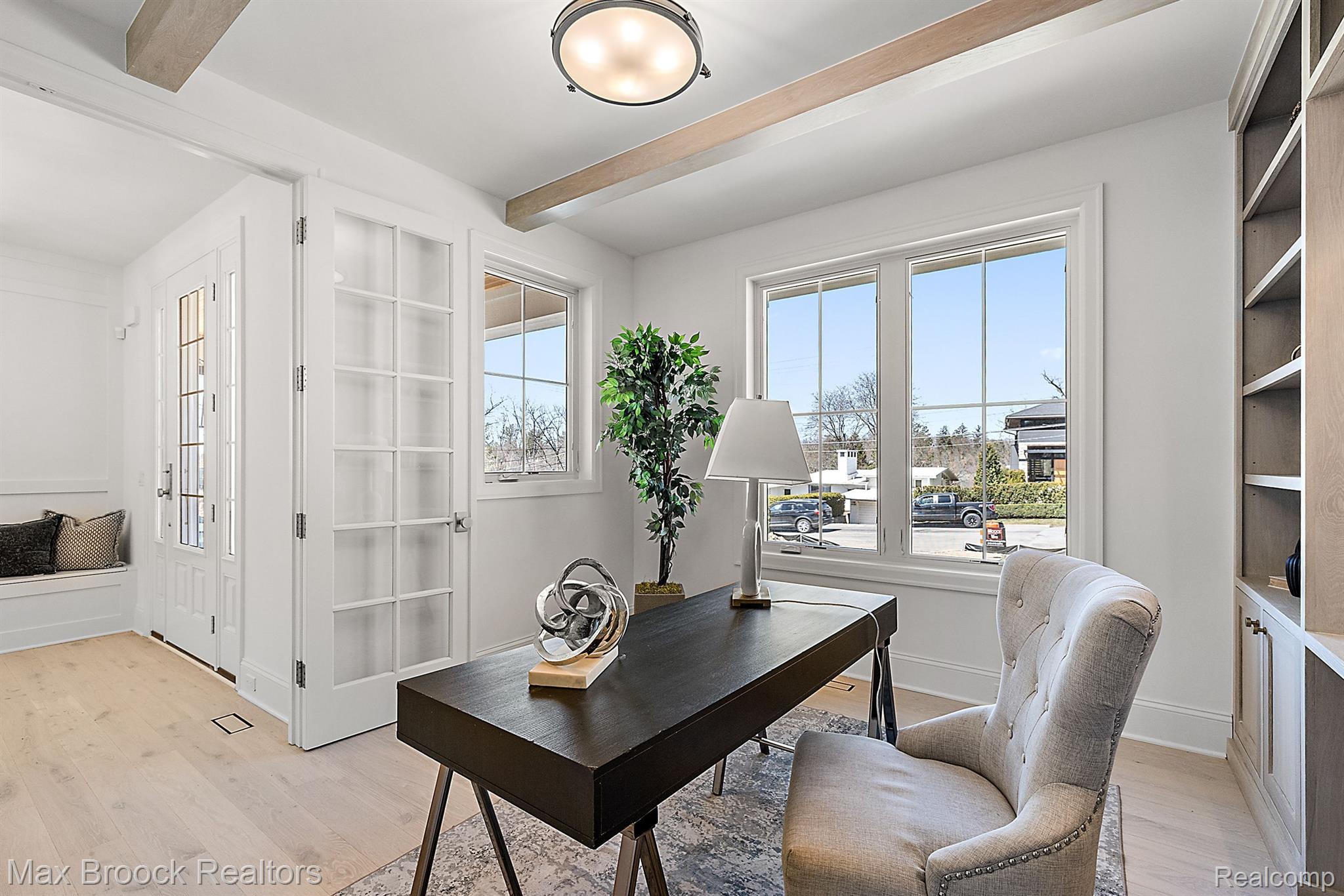 1371 NORTHLAWN Boulevard