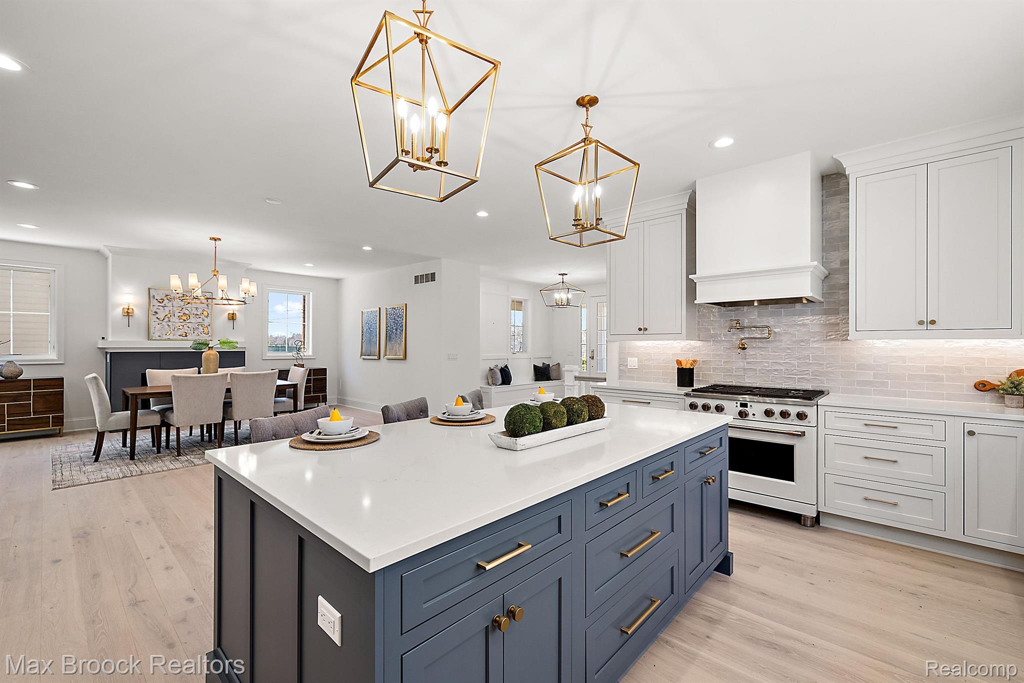 1371 NORTHLAWN Boulevard