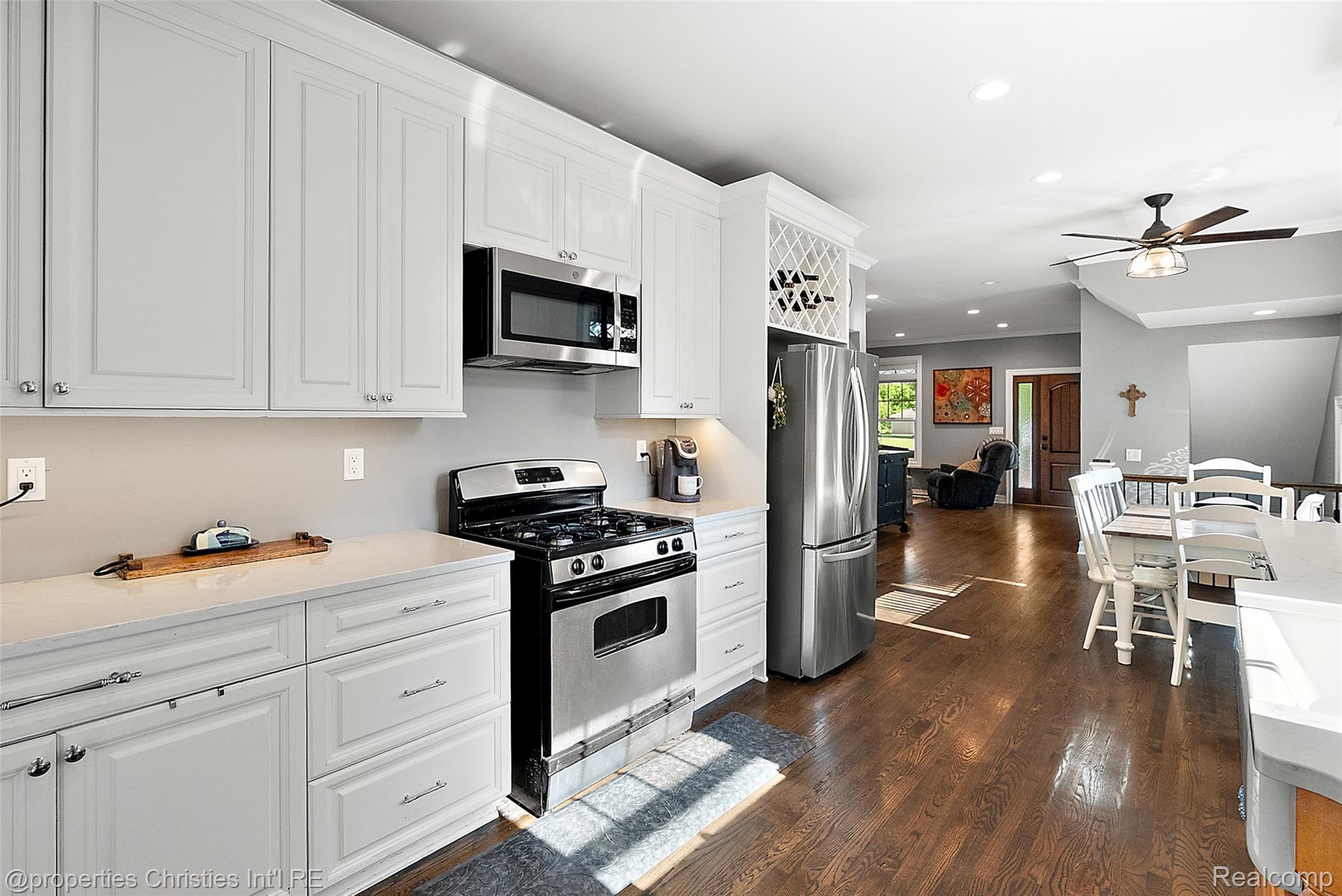 525 Broadacre Avenue